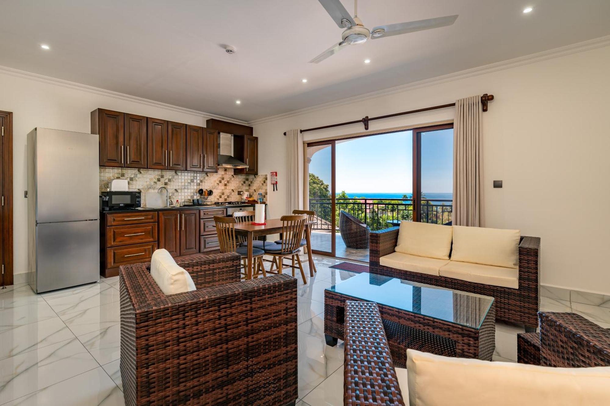 D'Offay Seaview Apartments Beau Vallon  Exterior photo