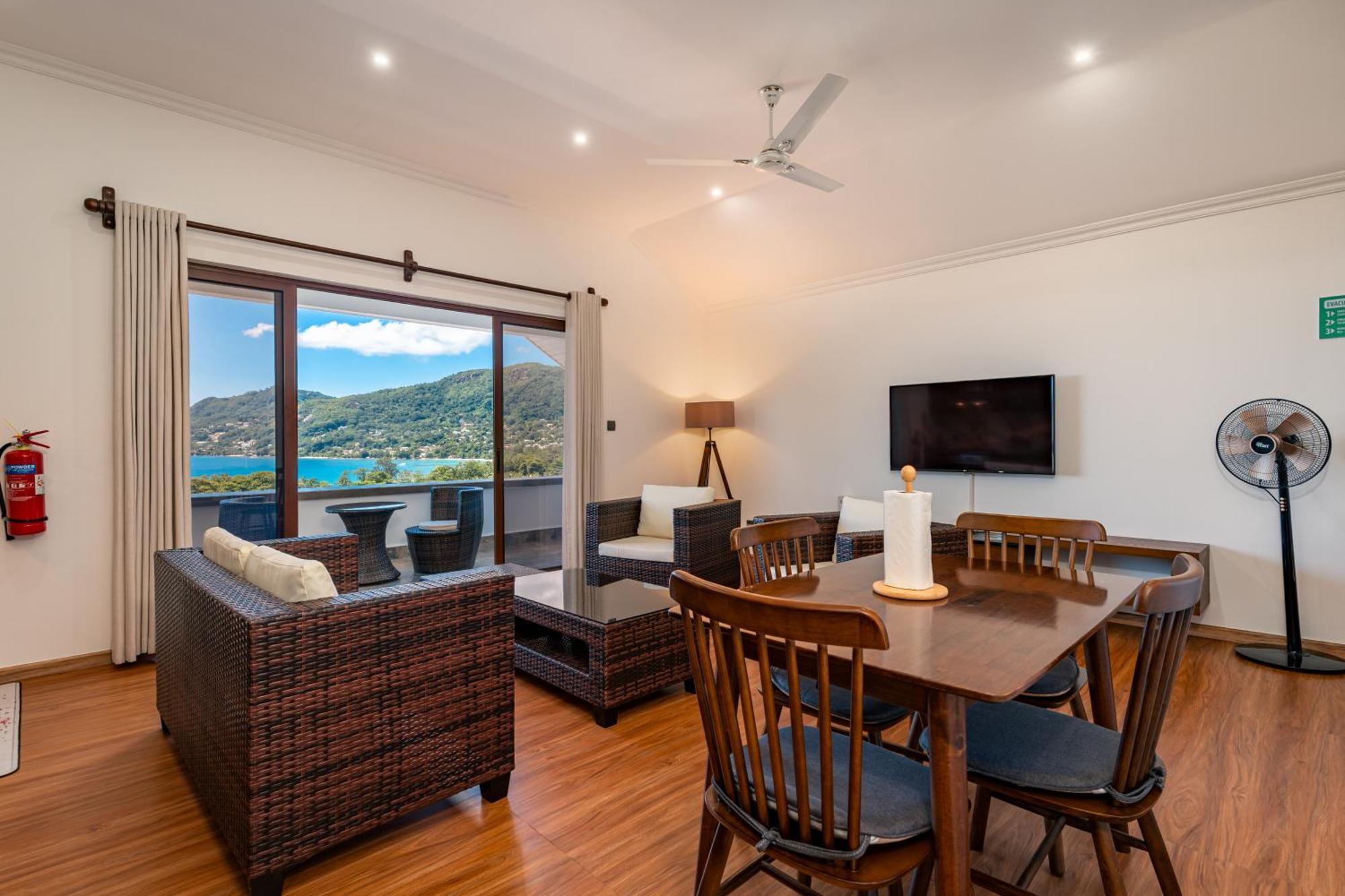 D'Offay Seaview Apartments Beau Vallon  Exterior photo