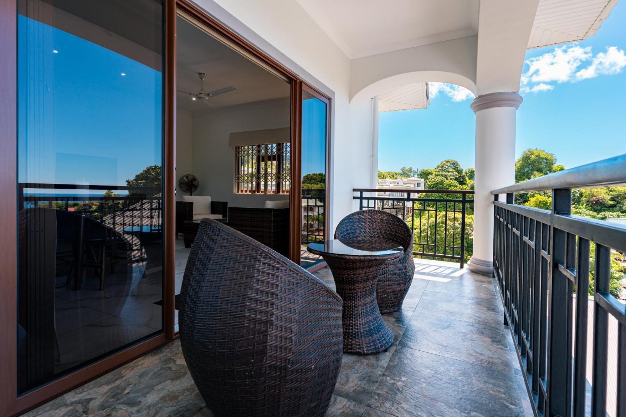 D'Offay Seaview Apartments Beau Vallon  Exterior photo