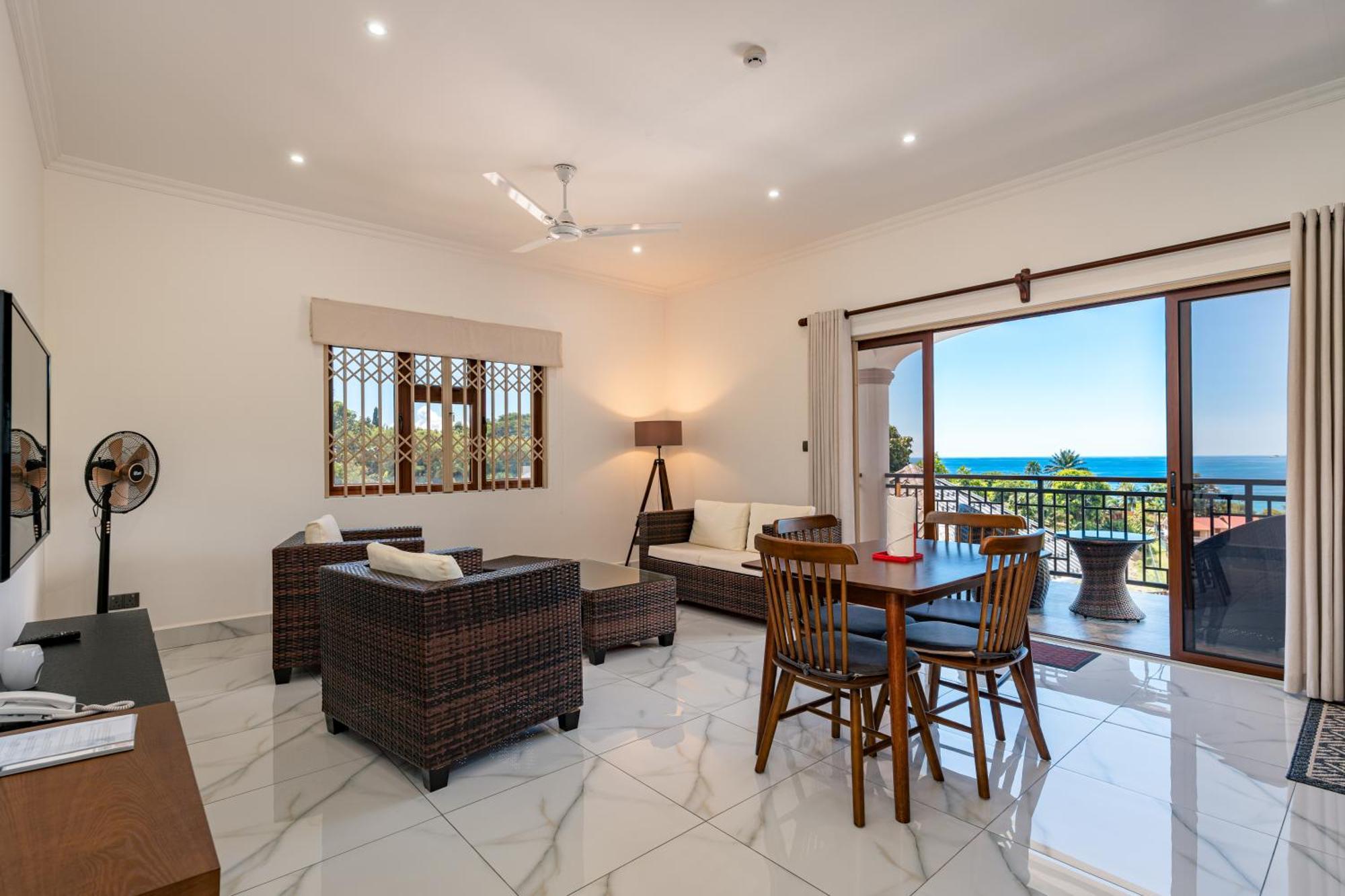 D'Offay Seaview Apartments Beau Vallon  Exterior photo