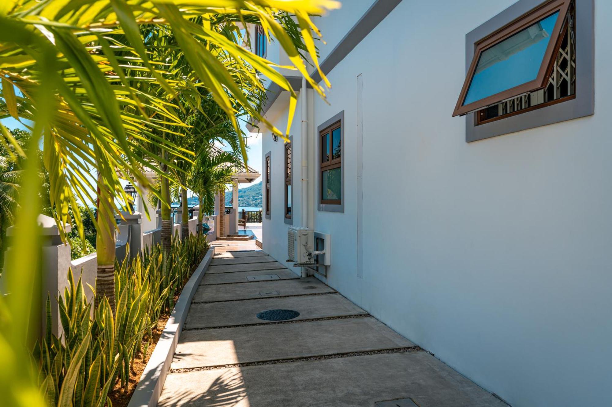 D'Offay Seaview Apartments Beau Vallon  Exterior photo