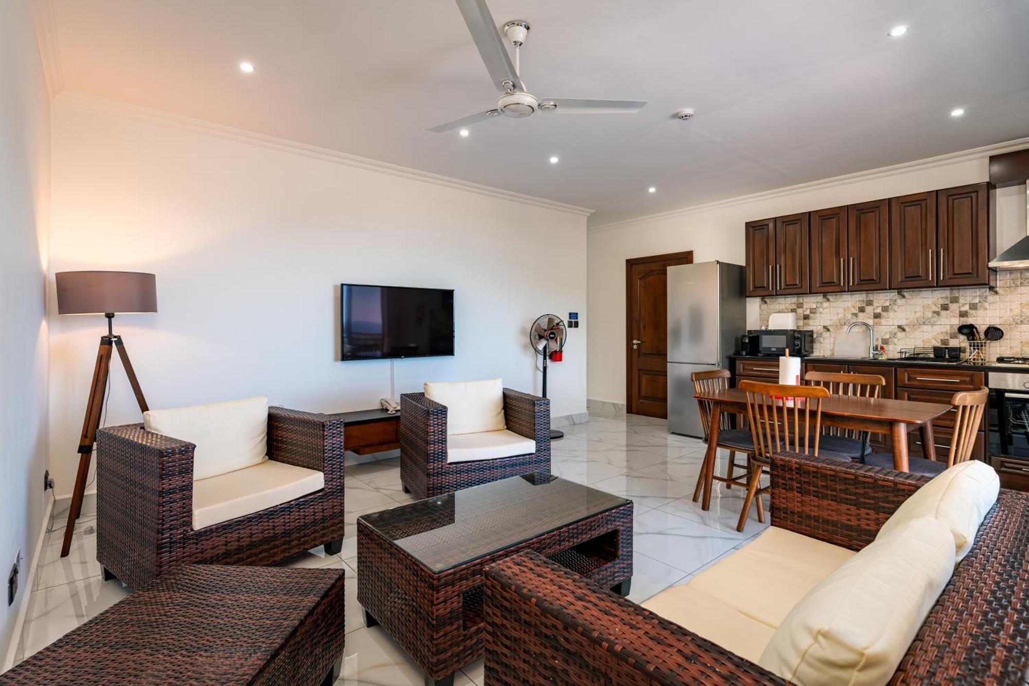 D'Offay Seaview Apartments Beau Vallon  Exterior photo